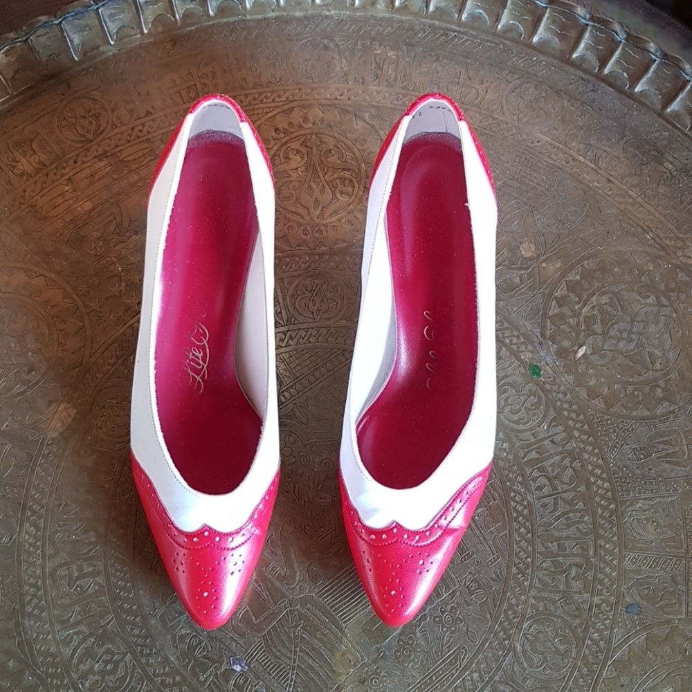 vintage wing tip Life Stride heels 7.5AA